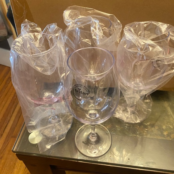 Tritan Break Resistant Antiruptrure Wine Glasses - Picture 4 of 4